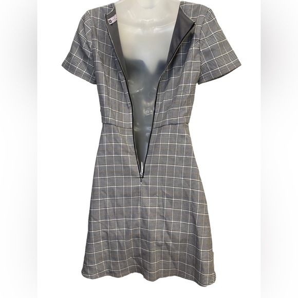 NWT Juniors' SO Short Sleeve Notch Front A-Line Plaid Dress - Picture 3 of 8